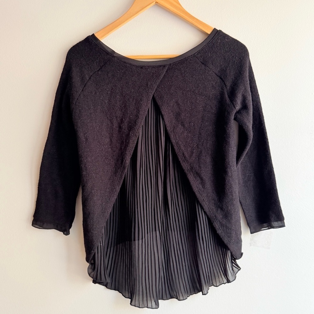 Rinascimento NWT Black Pleated Chiffon Hem Tunic Top - Size Small Made In Italy - Picture 4 of 6